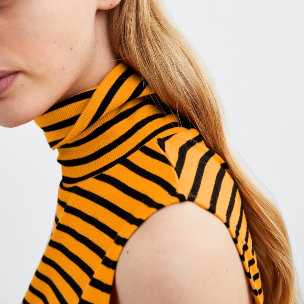 ZARA Ribbed Tank Top - Picture 4 of 6